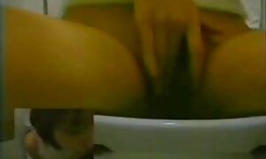 عشق ورزیدن موهای نازک و قهوه ای انعطاف پذیر است و سینه های کوچک او را می سکسی عکس کس خورد