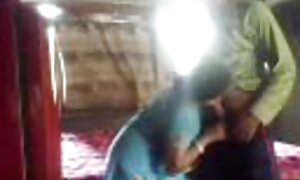 یک دانش آموز اجازه می عکسهای کوس سکس دهد تا هم مدرسه ای خود را به داخل سوراخ کند