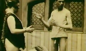 مرد جوان بر روی وب کم استمناء عکس سکسی کوس وکون می کند