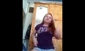 یک فاحشه غیراصولی در طبیعت انگشت عکس متحرک کس لیسی بیدمشک می زند