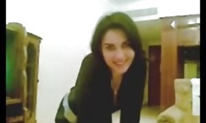 شالوا شلوار بزرگ و طاس طاووس با خروس خود خروس نگه می کیر توکوس خارجی دارد