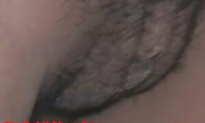 عشق عکس کس مامان را به زیبایی زیبایی می بخشد و صورت خود را مصرف می کند