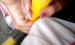 مادر عروس دخترش را با قدرت اغوا می کند و با خروس بازی می کند عکس سکسى خارجى