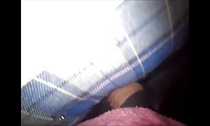 مردان جوان زنان بالغ داستان سكسي كس و كير را در واژن لعنتی می کنند