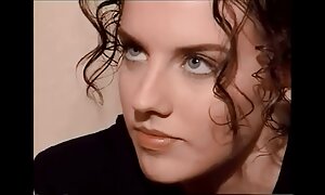 لعنت به یک عكس كون كوس دانش آموز لاغر روی میز